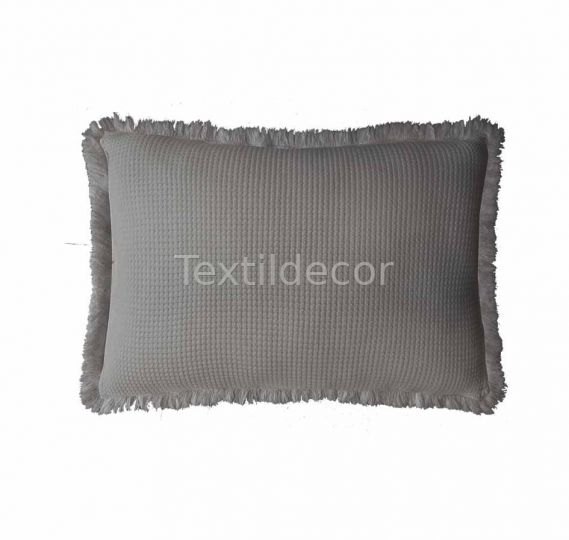 Coixí decoratiu gris amb textura waffle i serrells – Funda i farciment inclosos